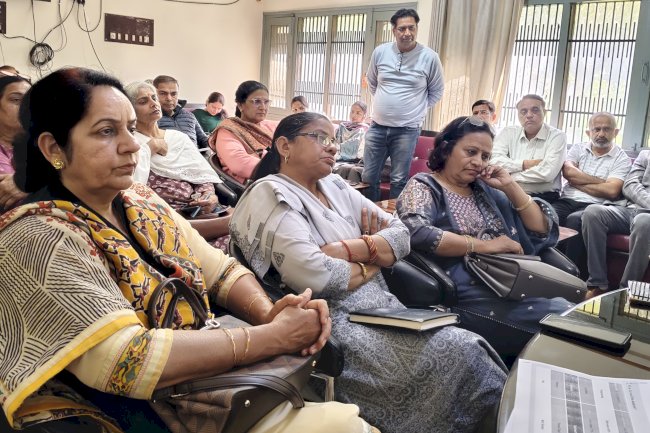 डाइट इक्कस में डीपीआईयू बैठक संपन्न, 