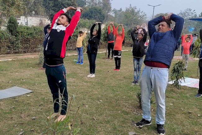 प्रतिदिन सुबह 10 मिनट जरुर करे सूर्य नमस्कार :-राजेश वशिष्ठ