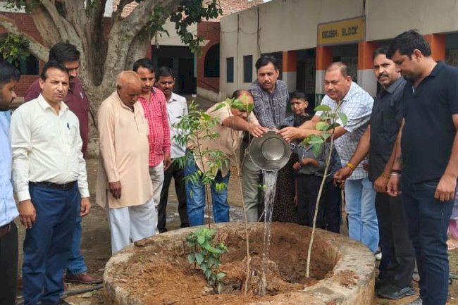 शिक्षा विभाग के सहयोग से पहला कदम फाउंडेशन ने चलाया पौधा रोपण अभियान 