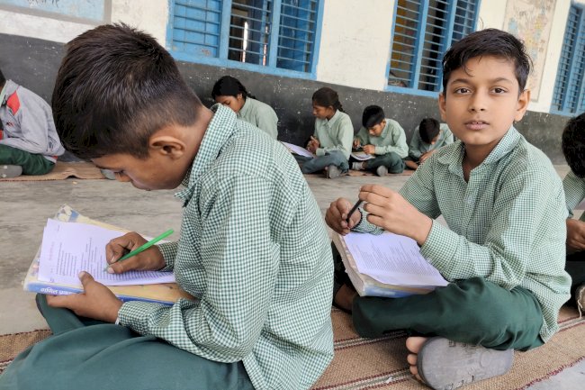 राजकीय माध्यमिक विद्यालय बरसाना में सड़क सुरक्षा प्रतियोगिता का सफल आयोजन